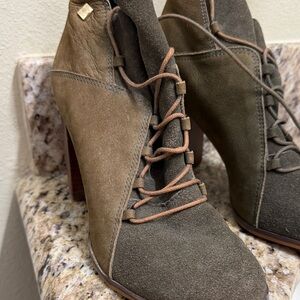 Chic Lace-Up leather Boots in Olive and Tan with discoloration on leather.